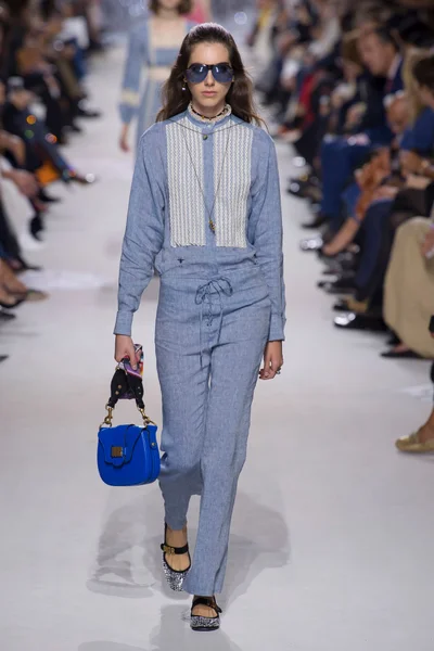 Look 52